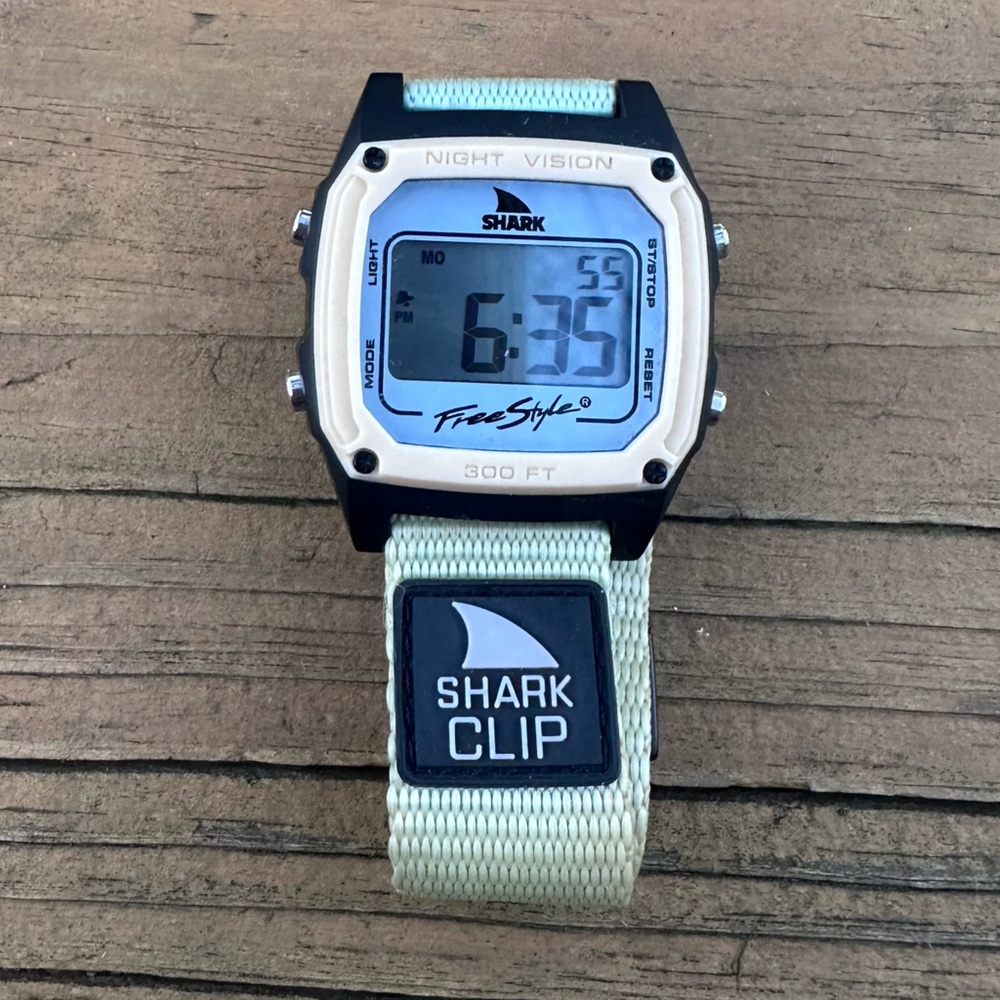 Freestyle Shark Clip Smartwatch - Black and Green